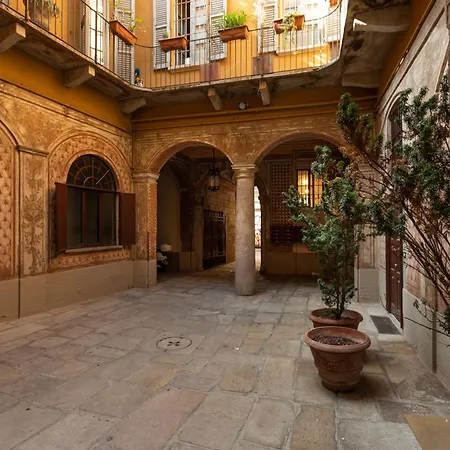 Oasi Urbana In Duomo * Milan